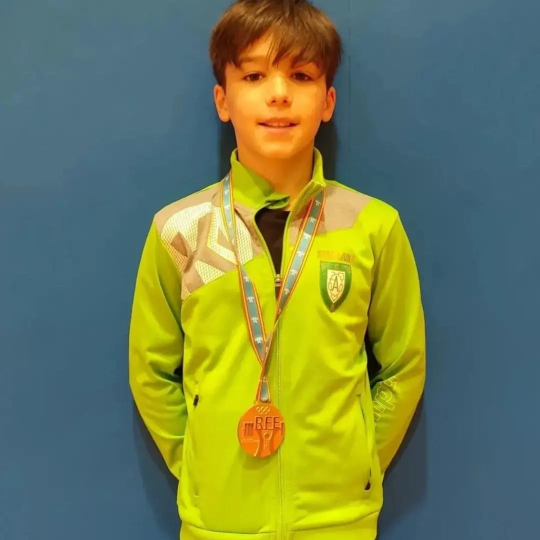 PRIMERA MEDALLA NACIONAL PARA LA HALTEROFILIA NAVARRA